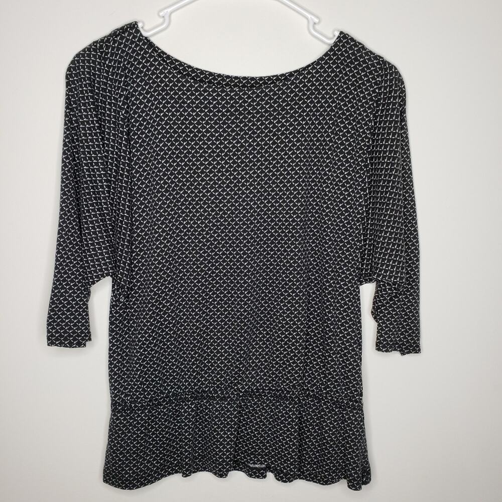 Ann Taylor Loft Scoop Neck Black and White All Over Print Ruffle Hem Top XS
